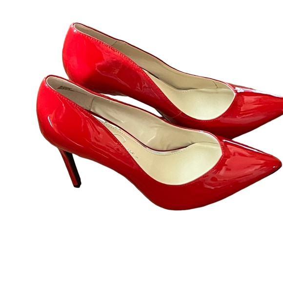 Shoes - Picture 2 of 5